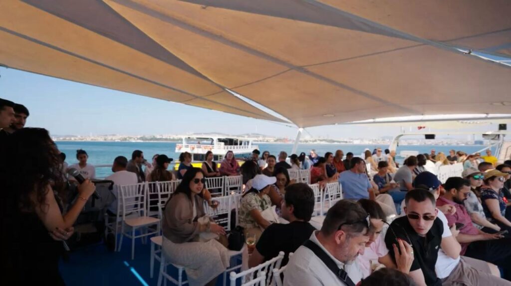 Bosphorus cruise photo 3